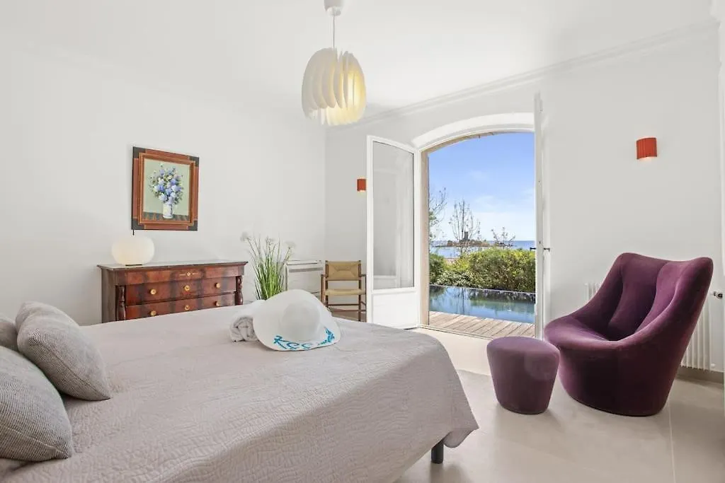Villa, 8 Pers, Pieds Dans L'Eau Saint-Raphael  France