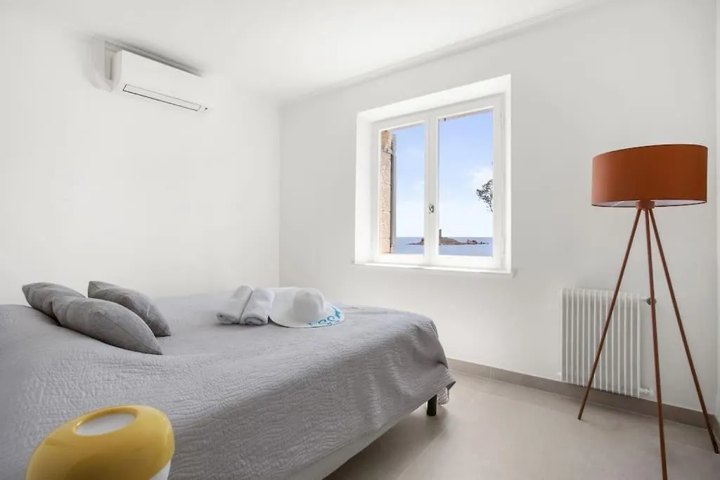 Villa Villa, 8 Pers, Pieds Dans L'Eau Saint-Raphael