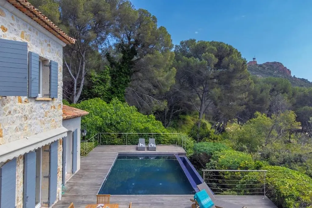 Villa, 8 Pers, Pieds Dans L'Eau Saint-Raphael  0*, Saint-Raphael (Var) France